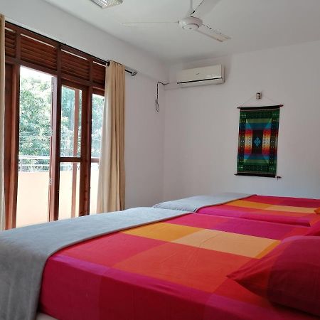 Ocean Breeze Apartment קולומבו מראה חיצוני תמונה