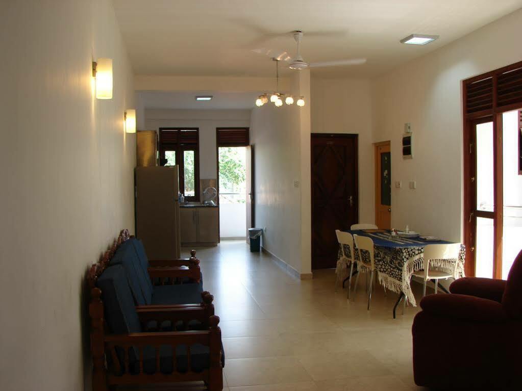 Ocean Breeze Apartment קולומבו מראה חיצוני תמונה